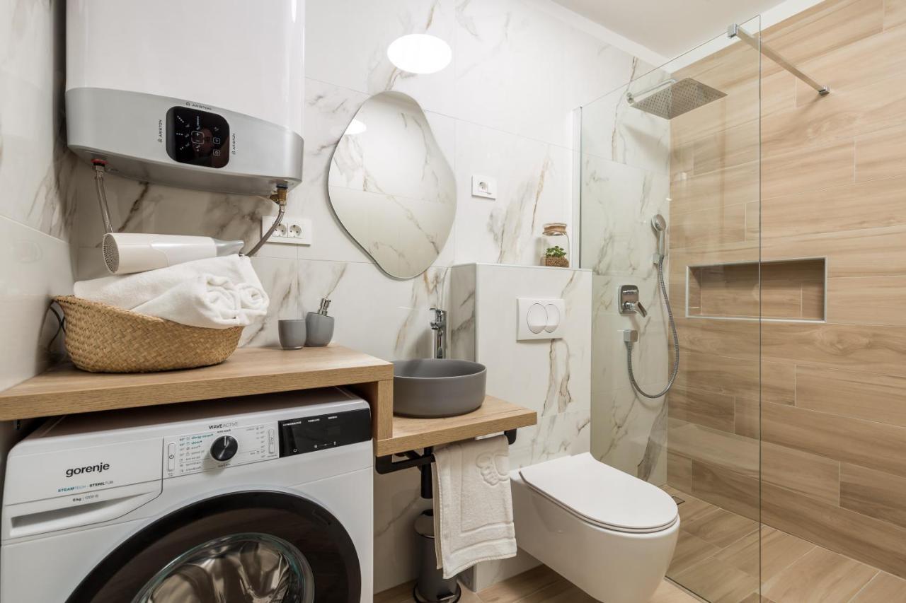 Modern Apartment Di Più Fiume Esterno foto