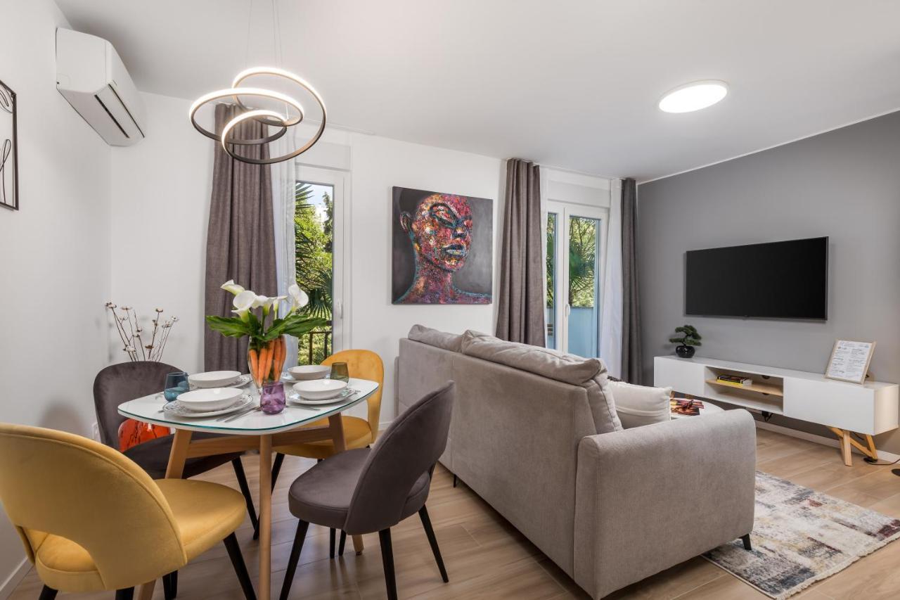 Modern Apartment Di Più Fiume Esterno foto