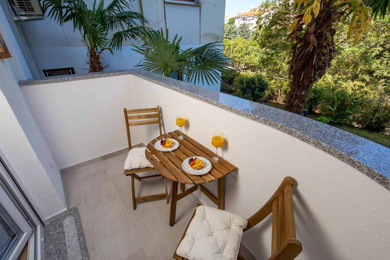 Modern Apartment Di Più Fiume Esterno foto