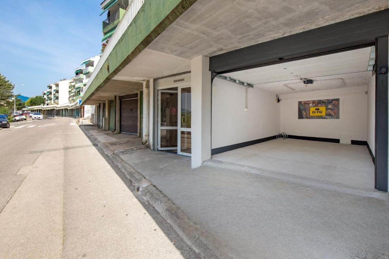 Modern Apartment Di Più Fiume Esterno foto
